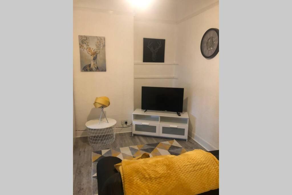 אלכסנדריה One Bedroom Flat On The Banks Of Loch Lomond מראה חיצוני תמונה